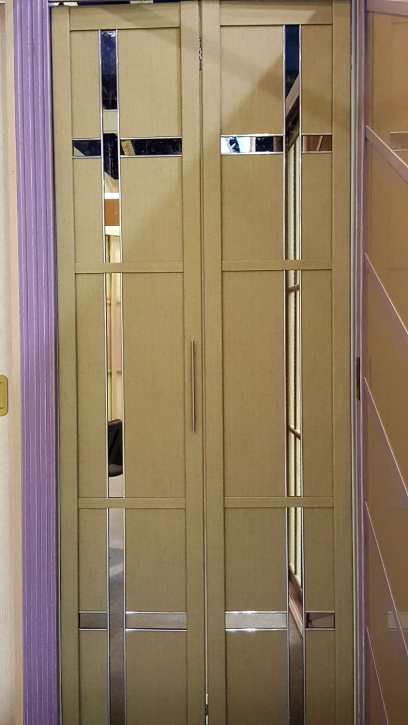 Двери гармошка шпонированные с зеркальным декором Актобе